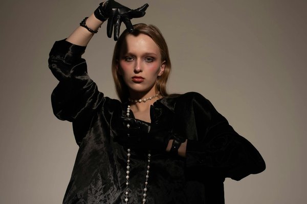 How Can Trends in UK Women's Fashion Influence Global Style Decisions?